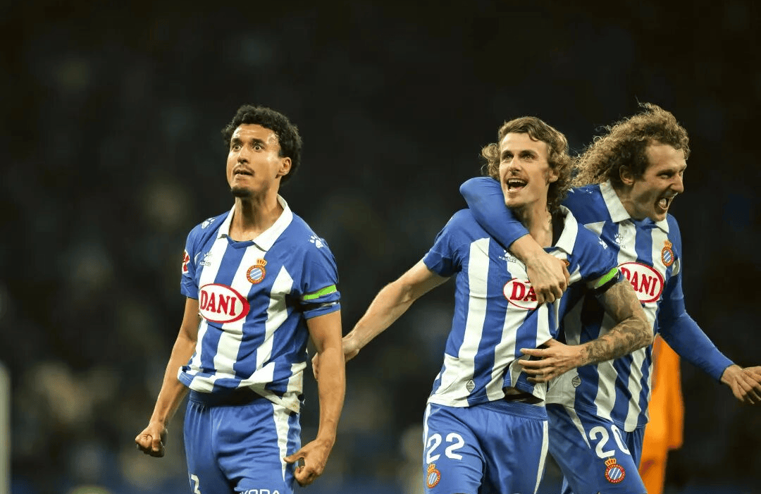 西甲焦点战:西班牙人 VS 埃尔切,顶级分析决定赛事走向。 西甲焦点战:西班牙人 VS 埃尔切,顶级分析决定赛事走向。