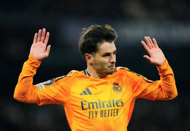 皇马右边锋悬念:布拉欣-迪亚斯还是马斯坦托诺成主力选择? 皇马右边锋悬念:布拉欣-迪亚斯还是马斯坦托诺成主力选择?