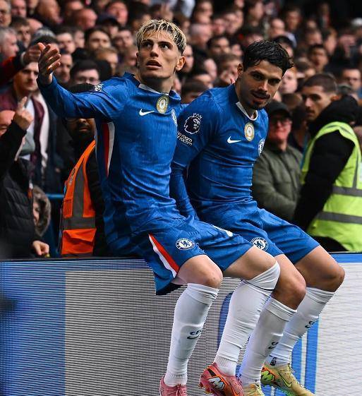 加纳乔处子球致敬C罗,桑德兰93分钟绝杀,2-1终结切尔西6连胜 加纳乔处子球致敬C罗,桑德兰93分钟绝杀,2-1终结切尔西6连胜